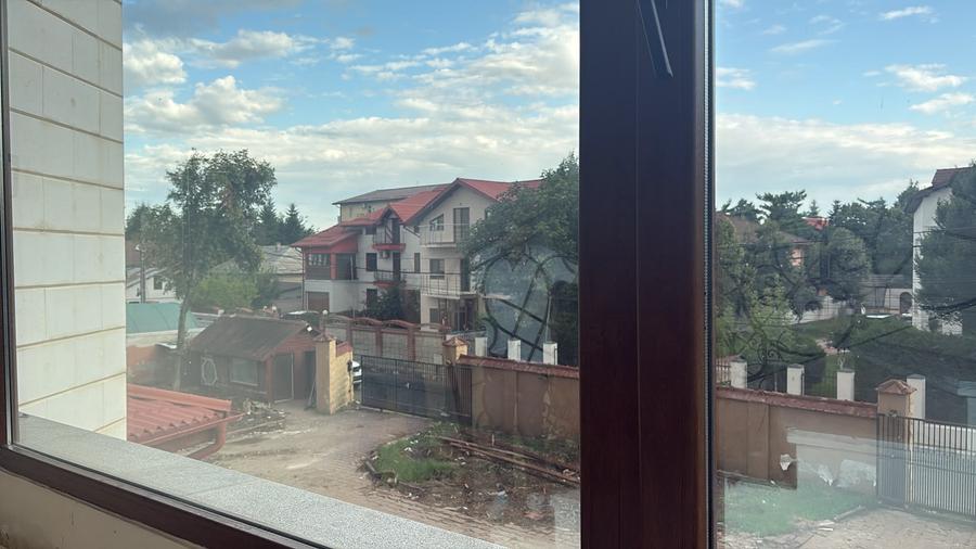 Casă individuală cu 9 camere cu Teren 2500 Mp în Pipera