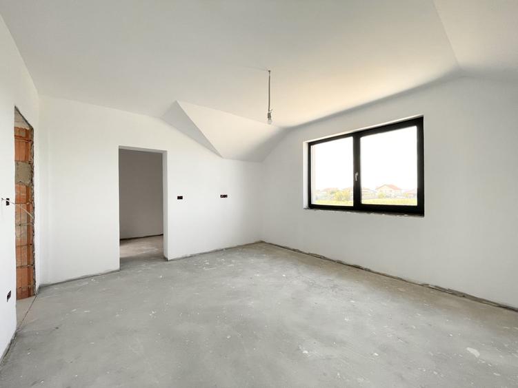 Duplex cu 4 camere cu Canalizare în Moșnița Nouă