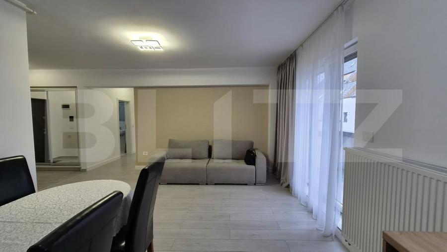 Apartament cu 3 camere decomandat, mobilat în Tractorul
