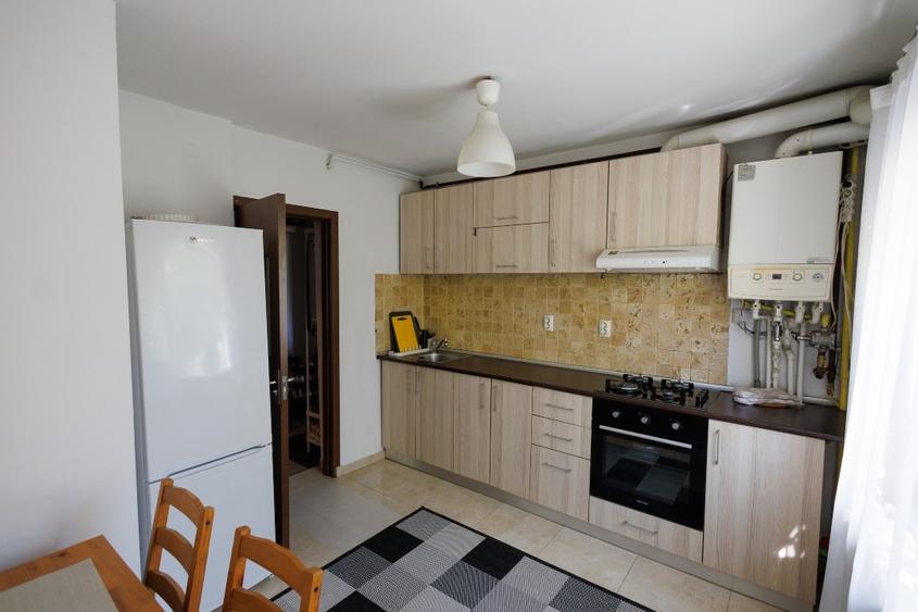 Apartament cu 2 camere decomandat, mobilat în Vitan Mall