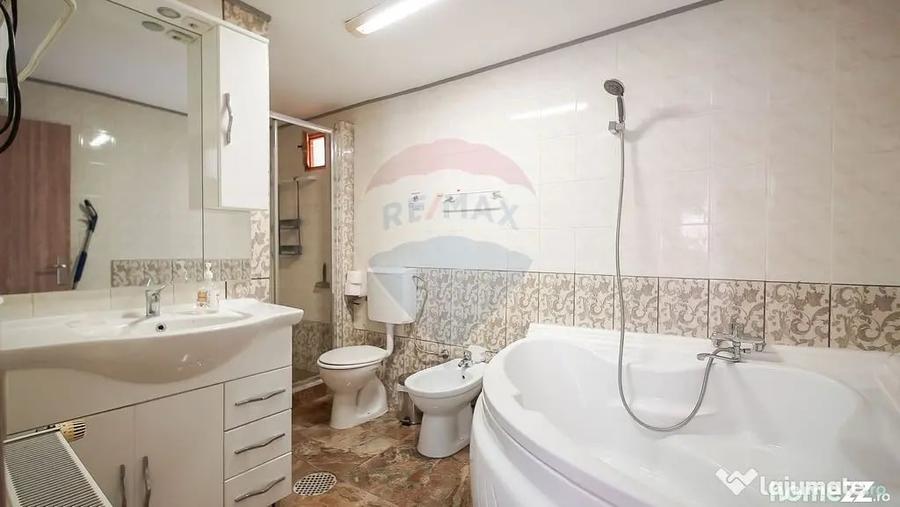 Casă cu 5 camere cu Teren 789 Mp în Central