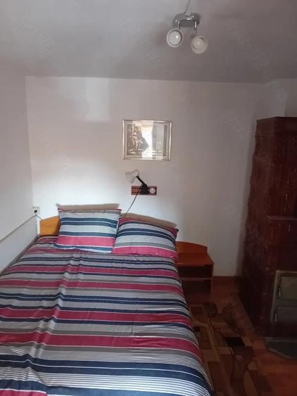 Casă cu 3 camere cu Teren 3500 Mp în Central