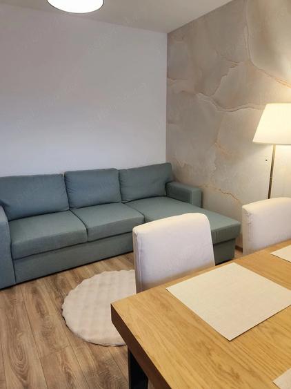 Apartament cu 3 camere decomandat în Răcădău