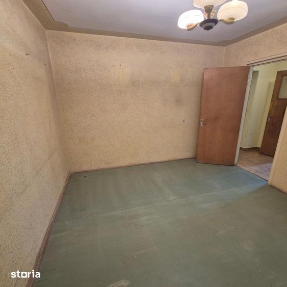 Apartament cu 3 camere decomandat în Giurgiului