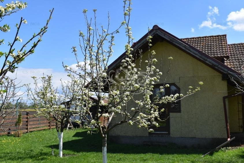 Casă cu 3 camere cu Canalizare în Central