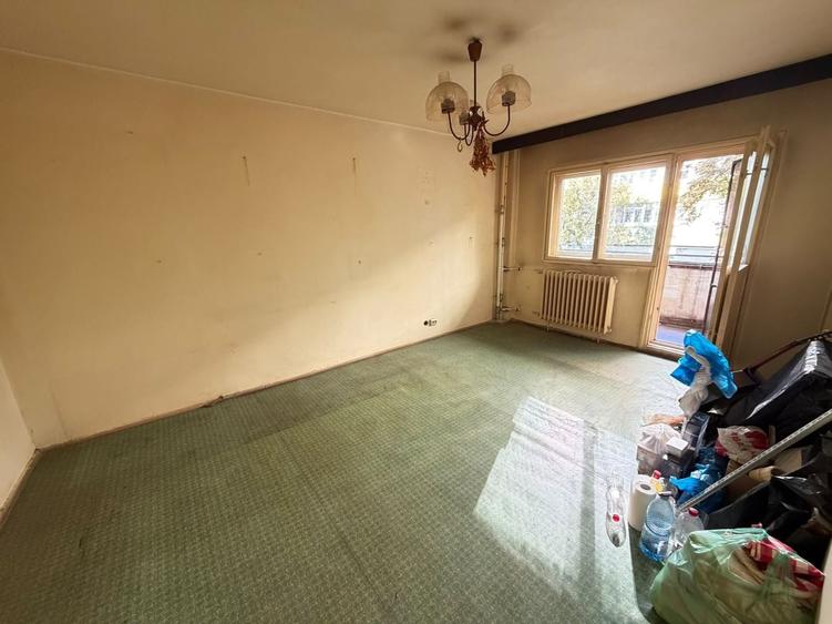 Apartament cu 3 camere decomandat în Rahova
