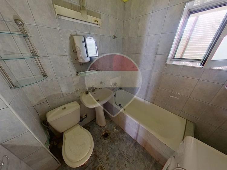 Apartament cu 4 camere în Central