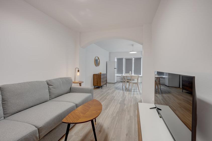 Apartament cu 2 camere decomandat în Sala Palatului