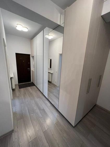 Apartament cu 2 camere semidecomandat, mobilat în 1 Mai