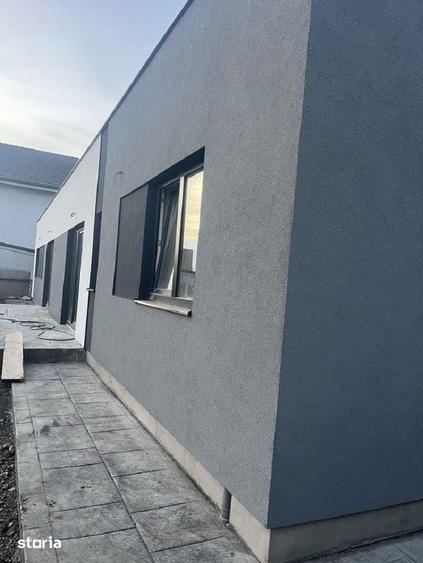 Casă cu 3 camere cu Teren 300 Mp în Dumbrăvița