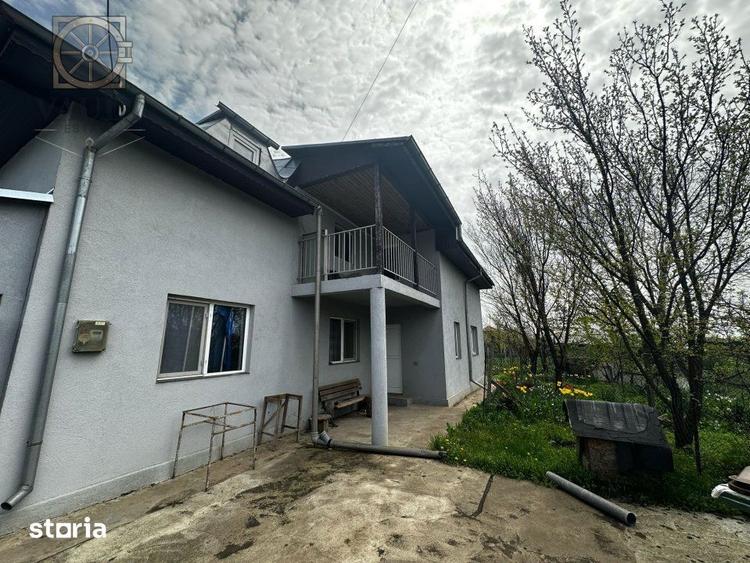 Casă cu 5 camere cu Canalizare în Frumușani