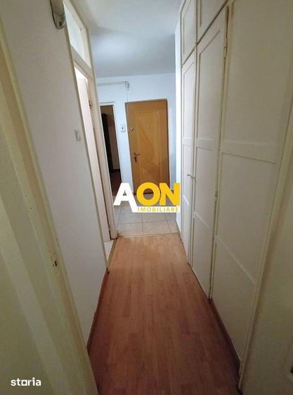 Apartament cu 3 camere decomandat, mobilat în Cetate