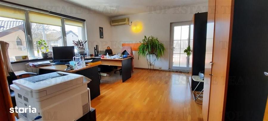 Casă cu 10 camere cu Teren 100 Mp în Grivița