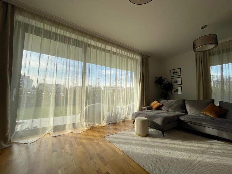 Apartament cu 4 camere decomandat în Băneasa