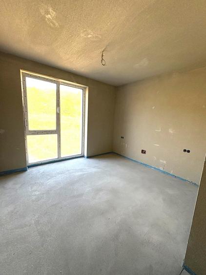 Apartament cu 3 camere decomandat în Periferie