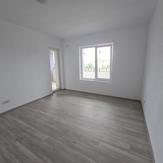 Apartament cu 2 camere decomandat în Giroc