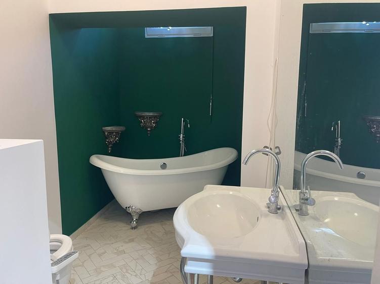 Apartament cu 5 camere decomandat în Ultracentral