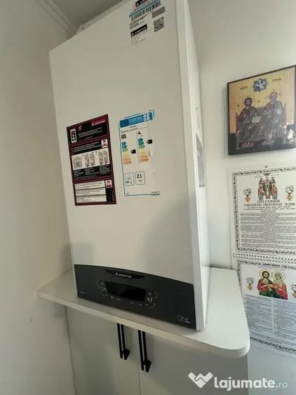 Apartament cu 3 camere semidecomandat în Hipodrom