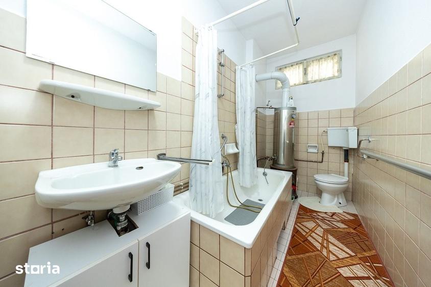 Casă cu 4 camere cu Teren 1000 Mp în Poiana Mărului