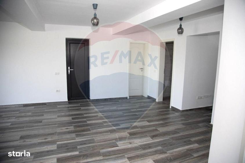 Casa Spatioasa Si Eficienta Energetic| 205Mp| Comision 0%| 5 Camere - 5