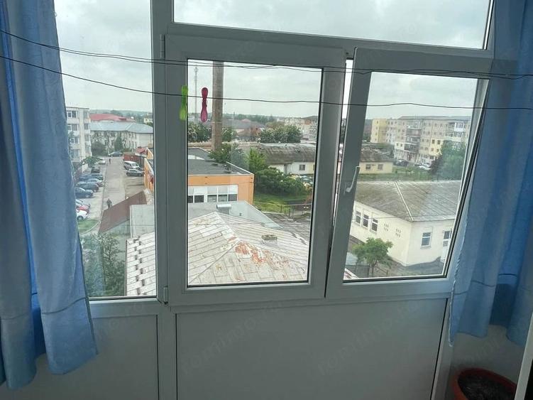 Apartament cu 2 camere decomandat în Broșteni (Costești)