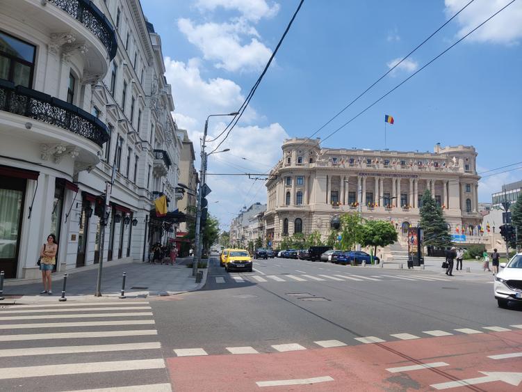 Apartament cu 2 camere nedecomandat în Universitate