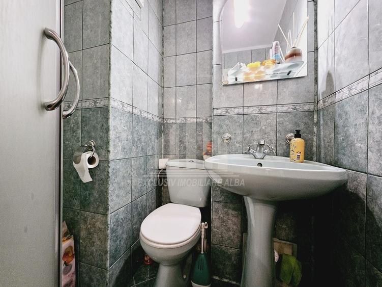 Apartament cu 4 camere decomandat, mobilat în Central