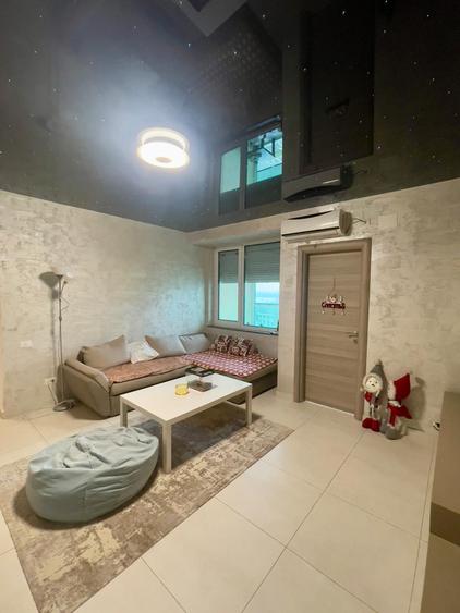 Apartament cu 3 camere decomandat, mobilat în Faleza Nord