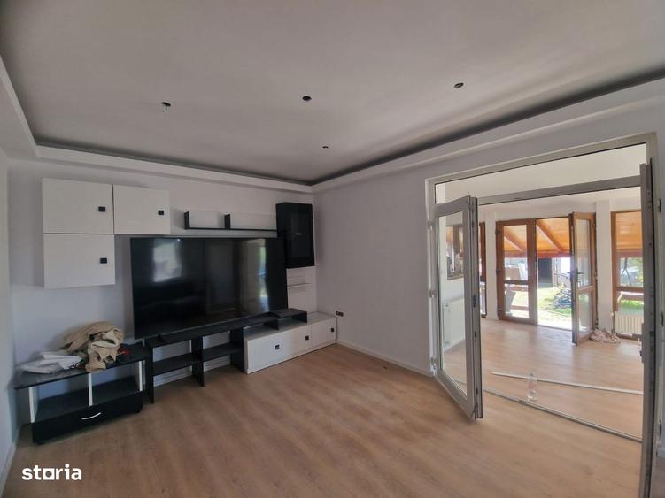 Casă cu 5 camere cu Teren 630 Mp în Dumbrăvița