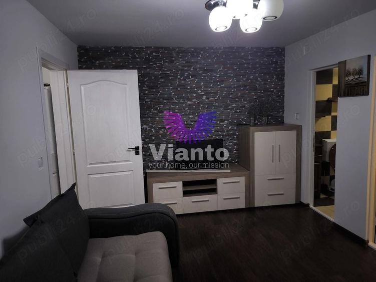 Apartament cu 3 camere semidecomandat, mobilat în Vasile Aaron