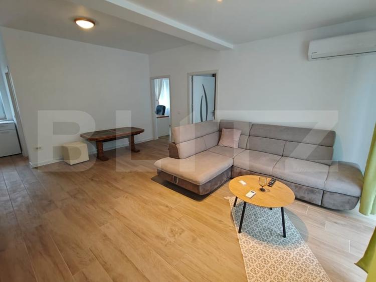 Apartament cu 3 camere decomandat, mobilat în Gruia