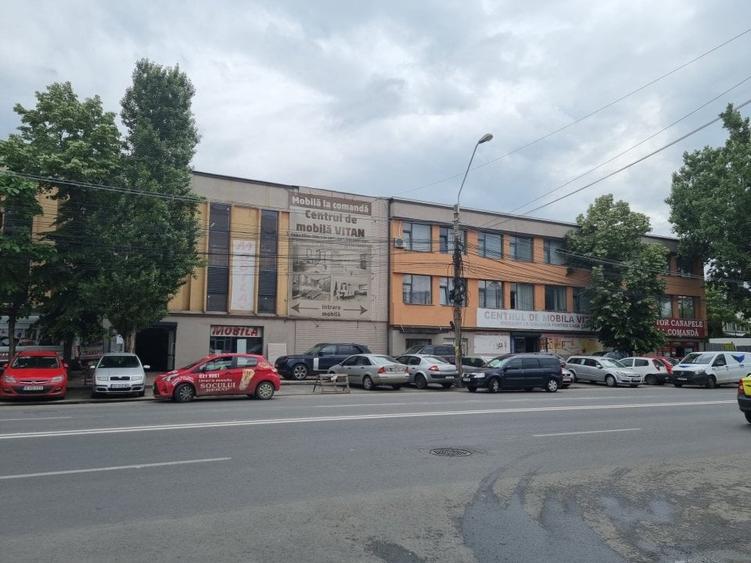 Spațiu industrial, de 12,000 mp, în Vitan