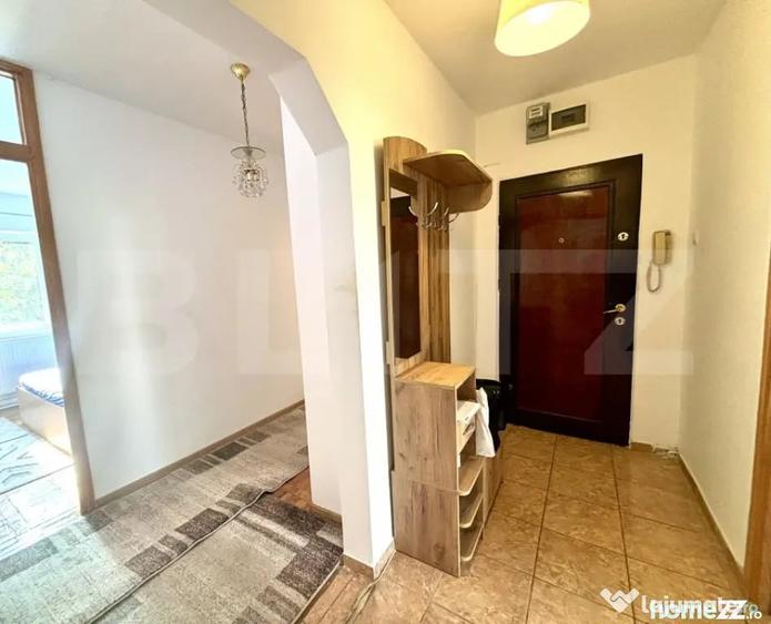 Apartament cu 4 camere decomandat în Girocului