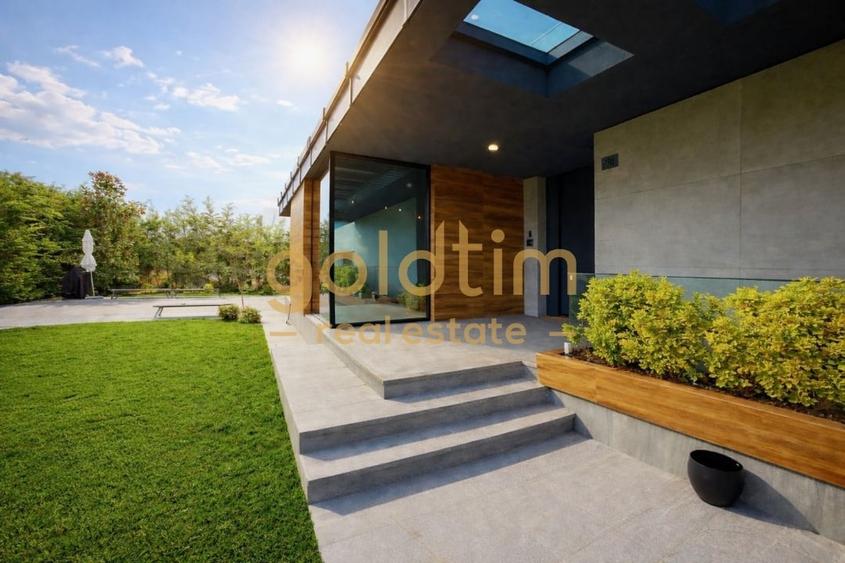 Casă individuală cu 8 camere decomandat cu Piscina în Pipera