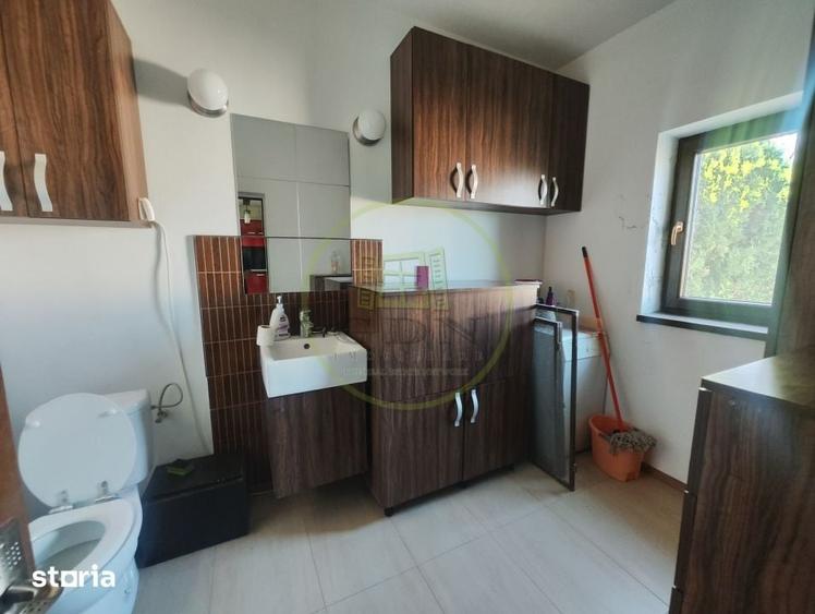 Casă cu 5 camere cu Teren 709 Mp în Ghercești