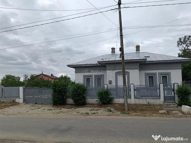Casă cu 3 camere cu Teren 900 Mp în Central