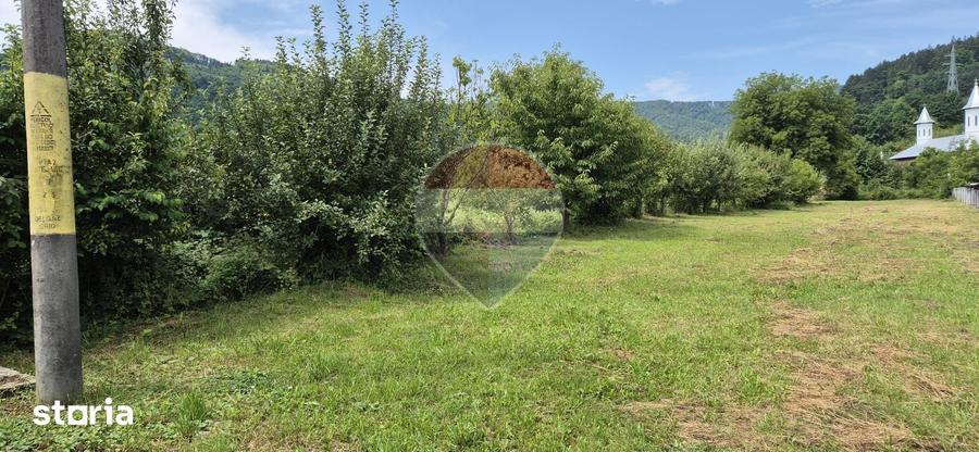 Teren de 1280 mp, în Pângărați