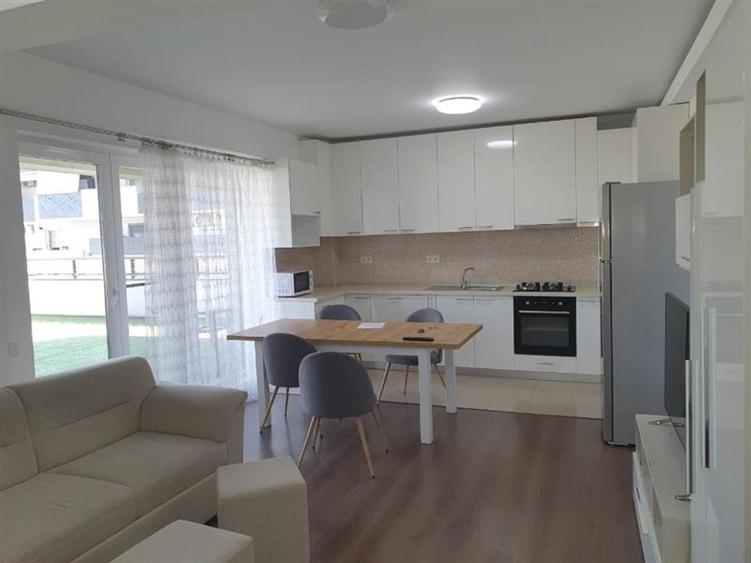 Penthouse cu 4 camere circular, mobilat în Mărăști