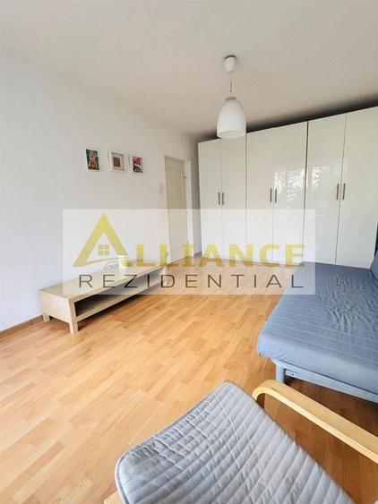 Apartament cu 3 camere decomandat, mobilat în Tineretului