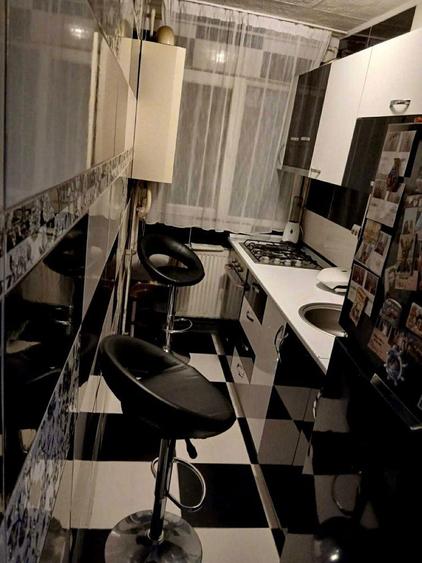 Apartament cu 2 camere semidecomandat în Micro 11