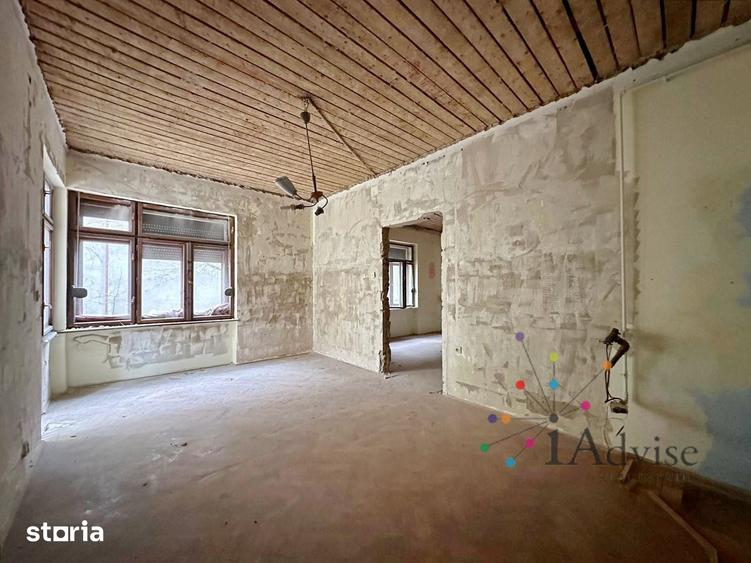 Apartament cu 4 camere în Centrul Istoric
