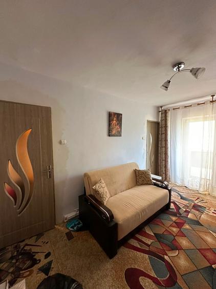 Garsonieră decomandată în Central