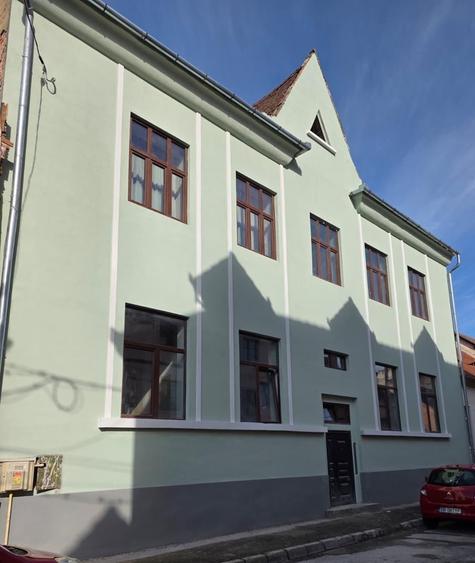 Apartament cu 2 camere decomandat în Lotrioara