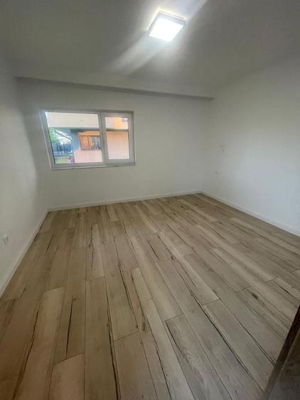 Apartament cu 3 camere decomandat în Florești