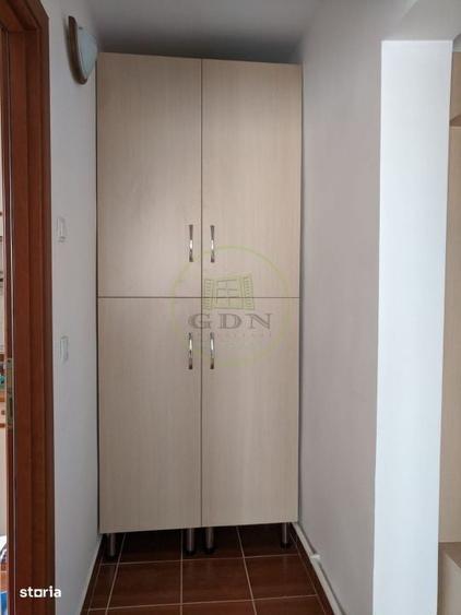 Apartament cu 2 camere semidecomandat în Craiovița Nouă