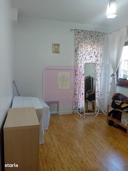 Casă cu 5 camere cu Teren 240 Mp în Cișmigiu