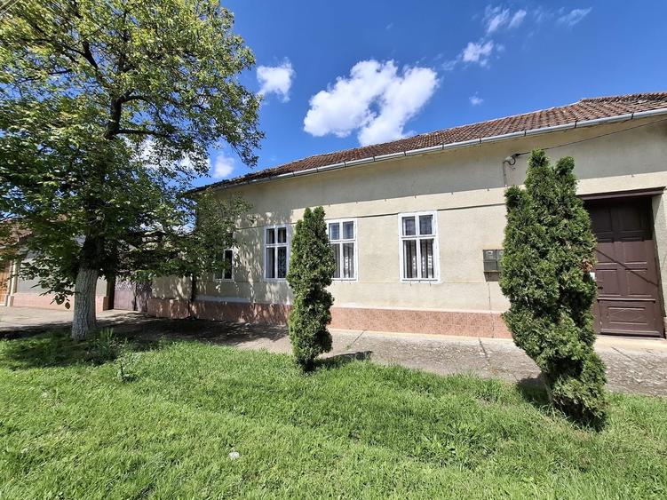 Casă cu 4 camere în Ramna
