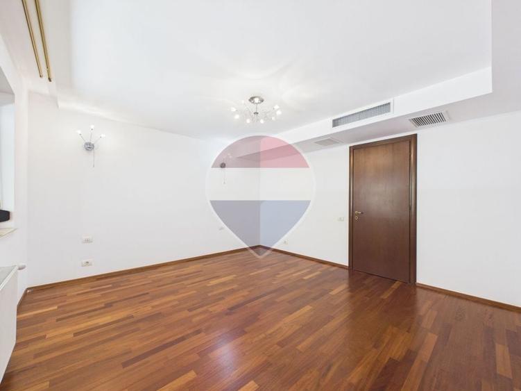 Apartament cu 3 camere decomandat, mobilat în Șoseaua Nordului