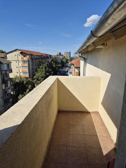 Apartament cu 3 camere decomandat în Soarelui