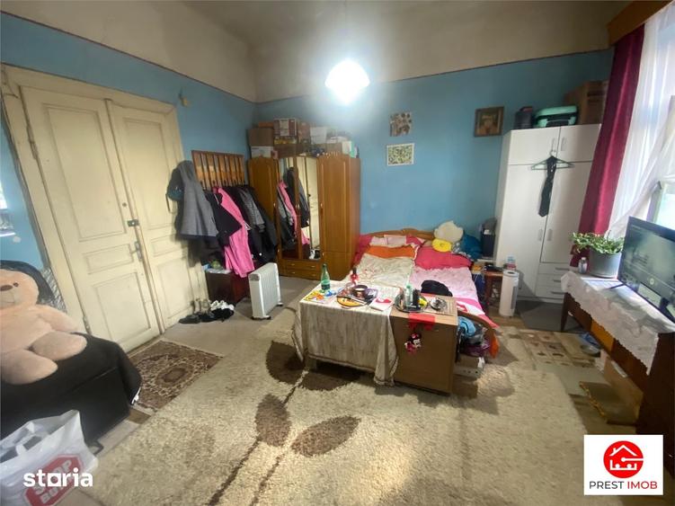 Casă cu 3 camere cu Teren 242 Mp în Central